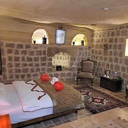 Kapalos Cave 5*