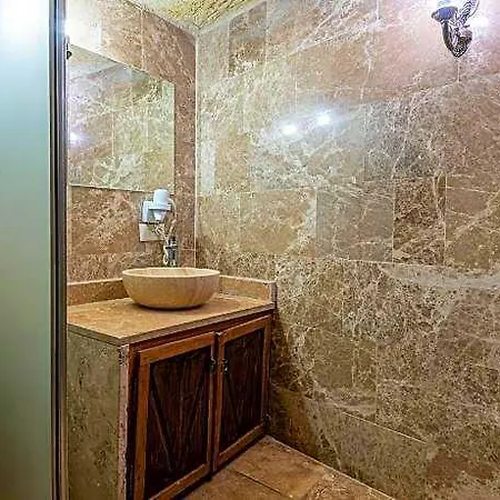 Ξενοδοχείο Kapalos Cave 5*